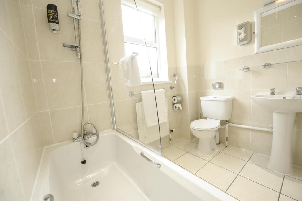 The Beeches Hotel Grimsby Room photo