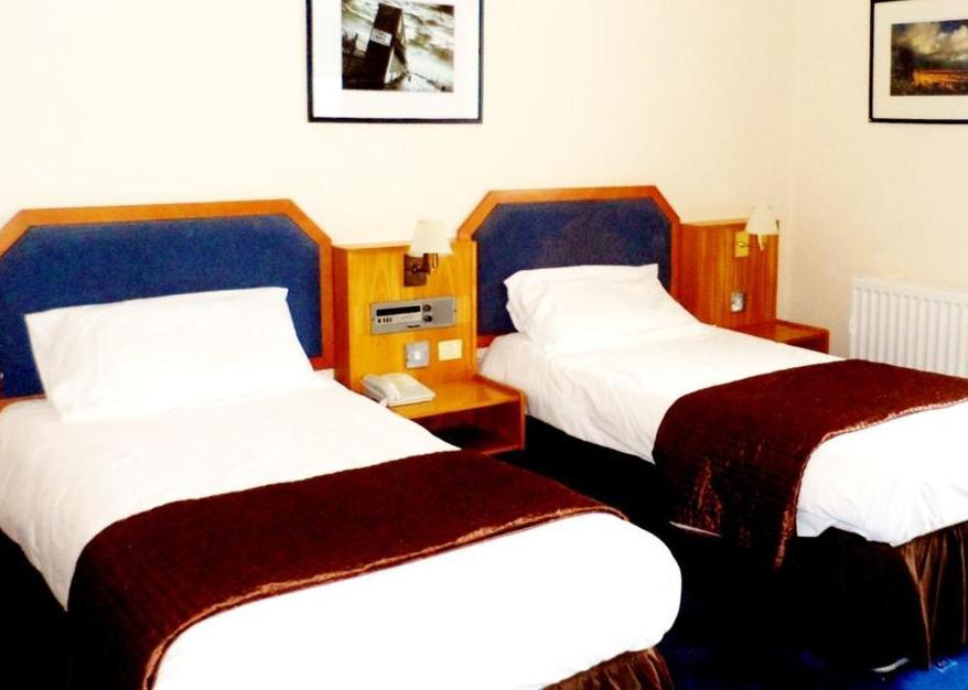 The Beeches Hotel Grimsby Room photo